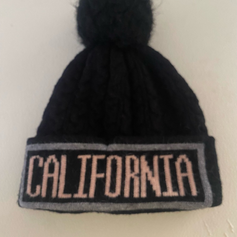 Robin Ruth Black Knit Beanie with Pom-Pom - Picture 7 of 9